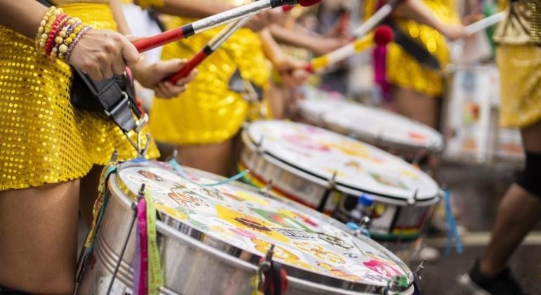Carnaval 2023: ponto facultativo ou feriado?