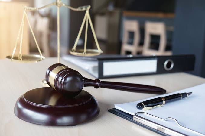 Custos decorrente de contratação de advogado, por si só, não são indenizáveis
